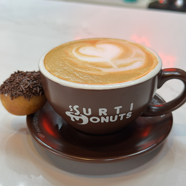 Café Surti Flat White